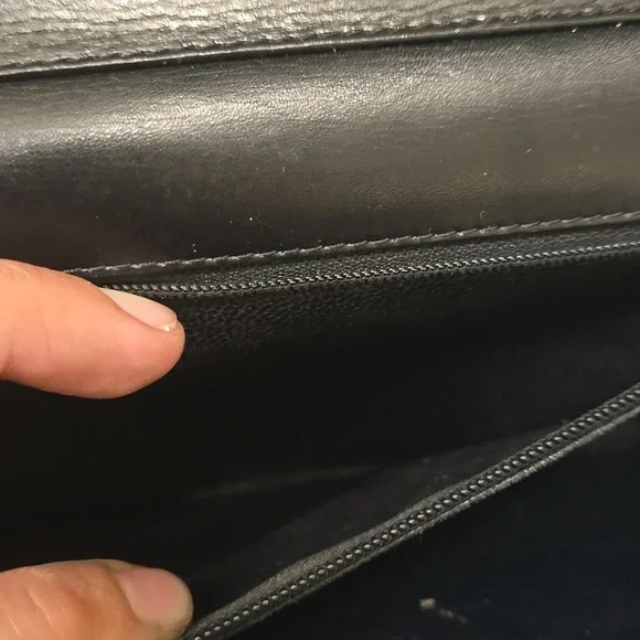 CHANEL Patent Leather Single Flap Black Bag-Broken Clasp - Picture 4 of 6